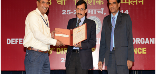 श्री ध्रुवकांत सिंह को 2013 में सर्वश्रेष्ठ प्रदर्शन का पुरस्कार मिला