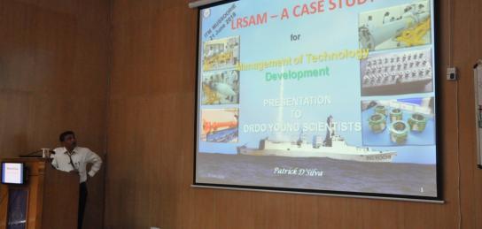 Shri Patrick D'Silva, OS and Programme Director, LRSAM presenting case study to the participants