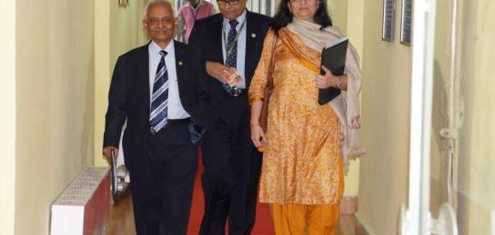 Dr W Selvamurthy, former DG (LS) and Dr Hina Gokhale, former DG (HR) during the inauguration of the course. Shri Sanjay Tandon, OS & Director ITM also in the picture (centre)