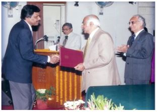 Shri M. Nanjundeswar, Received Best Technical Performance Award - 2001